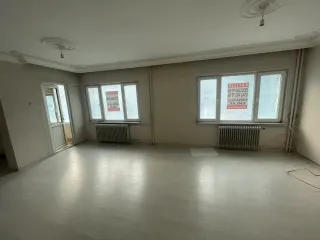 BKE BURSA KILIÇ TAN 152 EVLER SİTEDE 110m2 SATILIK 1.KAT 3+1 DAİRE